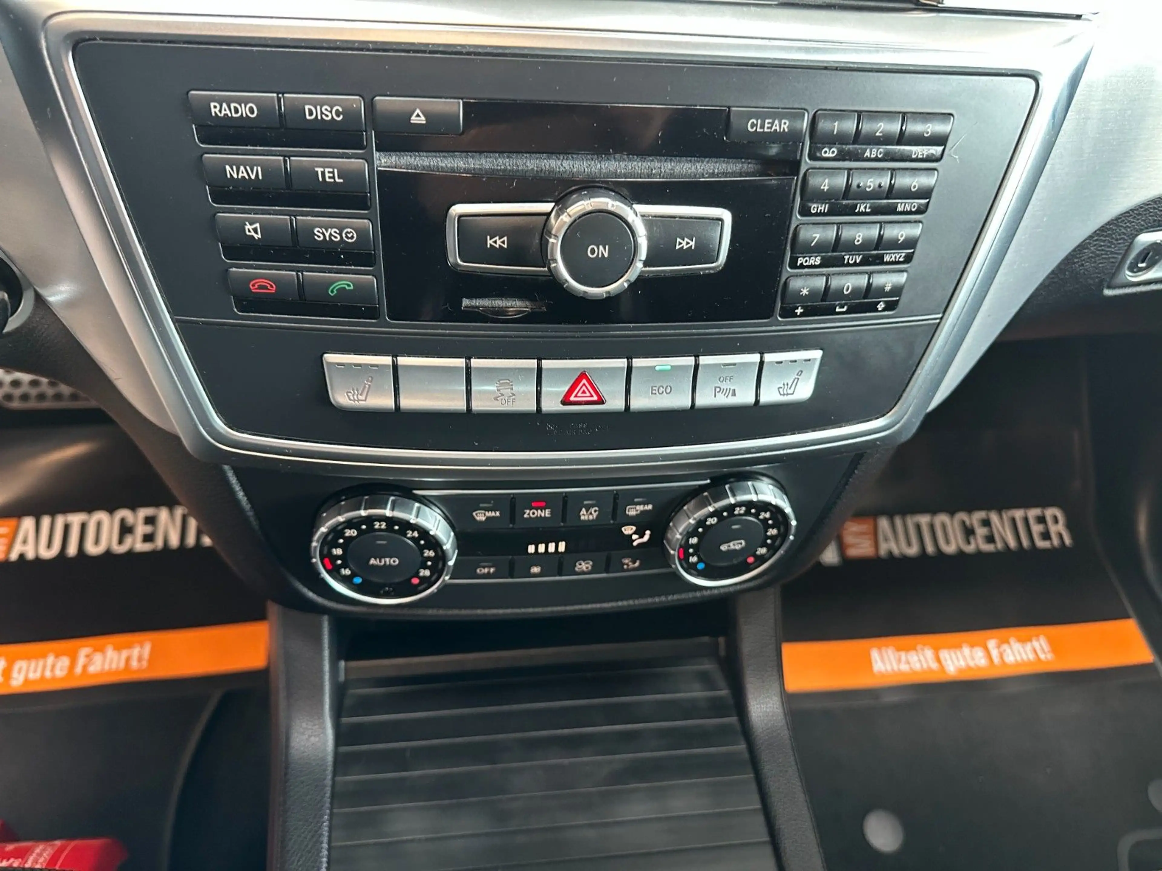 Mercedes-Benz ML 250 *PANO*Tempo*Sport*BI-Xenon* — photo 10