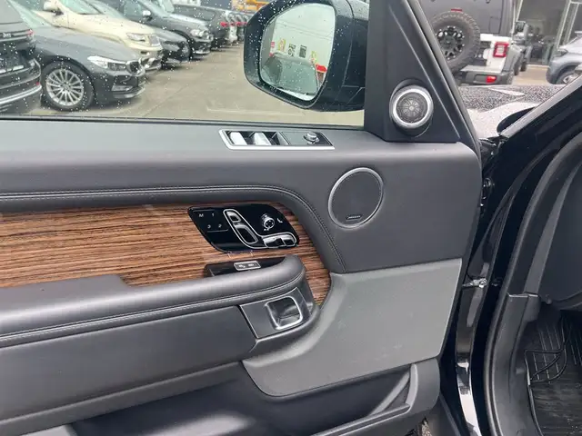 Land Rover Range Rover view 7
