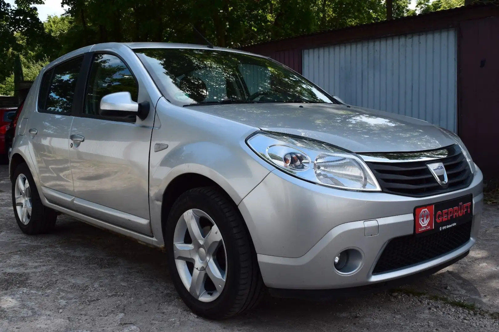 Dacia Sandero Laureate Klima 8-Fachbereift Silber - 2