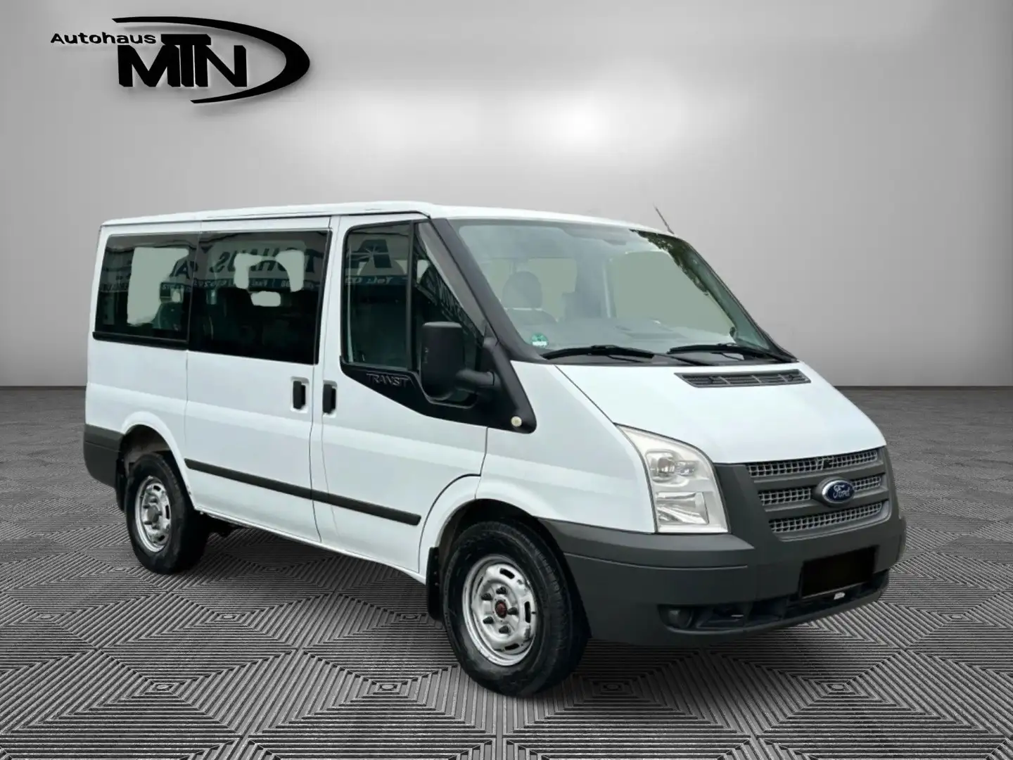 Ford Transit 125T330 BUS H1+L1 9.Sitzer AHK Blanco - 1