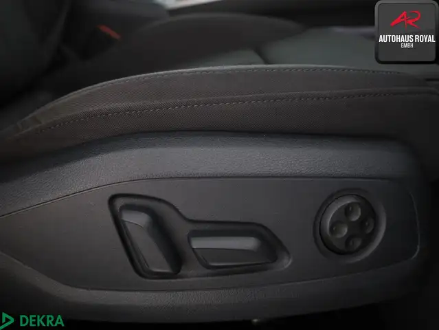 Audi A4 view 11