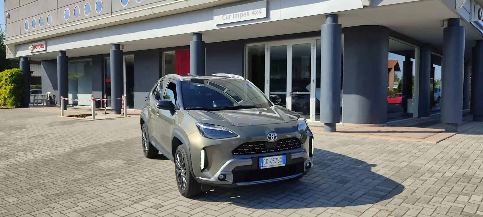 Toyota Yaris Cross 1.5 Hybrid 115CV AWDi Adventure Bronze - 1
