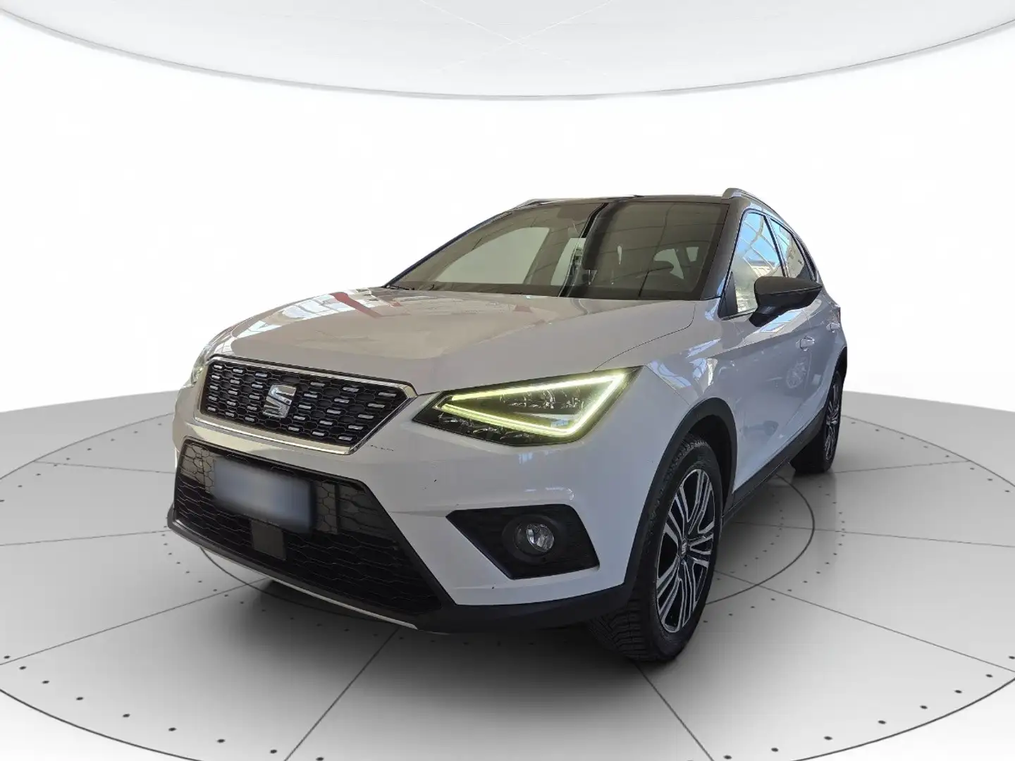 SEAT Arona 1.6 tdi Xcellence 95cv Blanc - 1