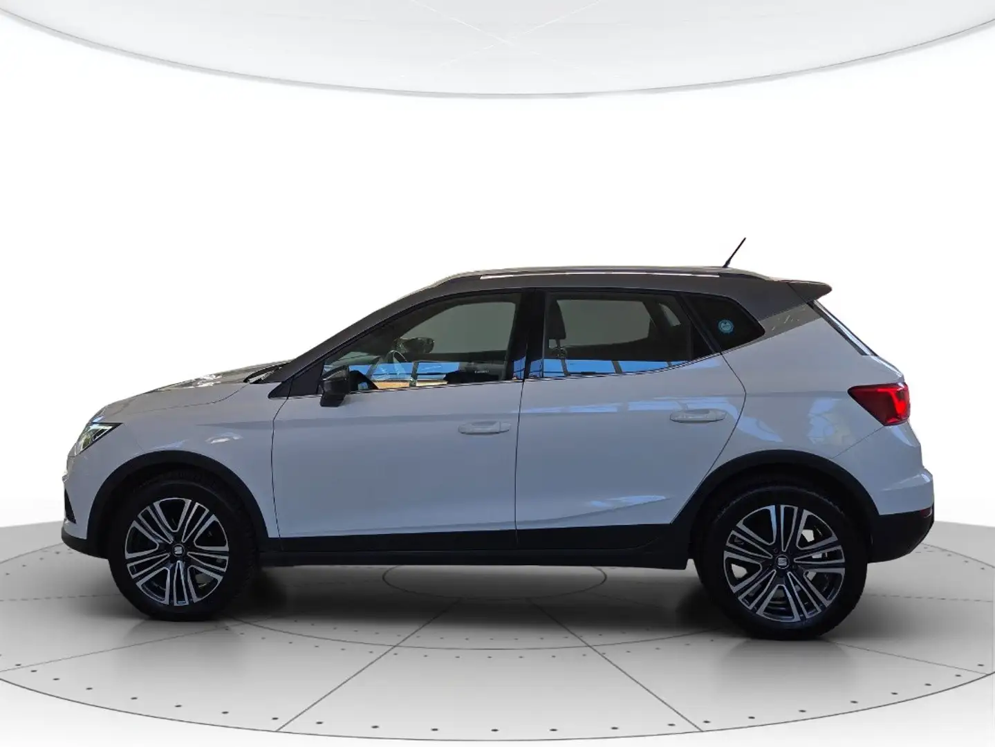 SEAT Arona 1.6 tdi Xcellence 95cv Blanc - 2