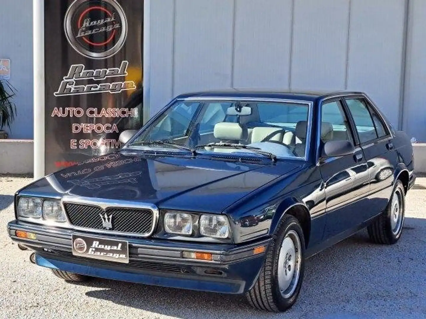 Maserati 422 i service book -1988 Modrá - 1