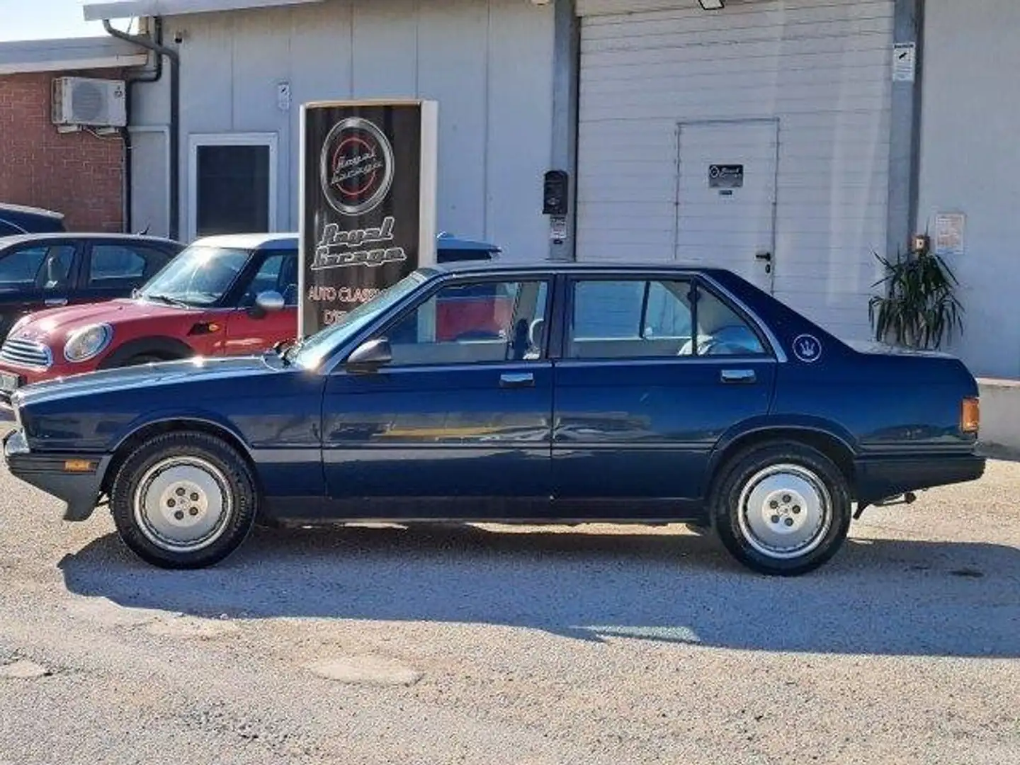 Maserati 422 i service book -1988 Modrá - 2