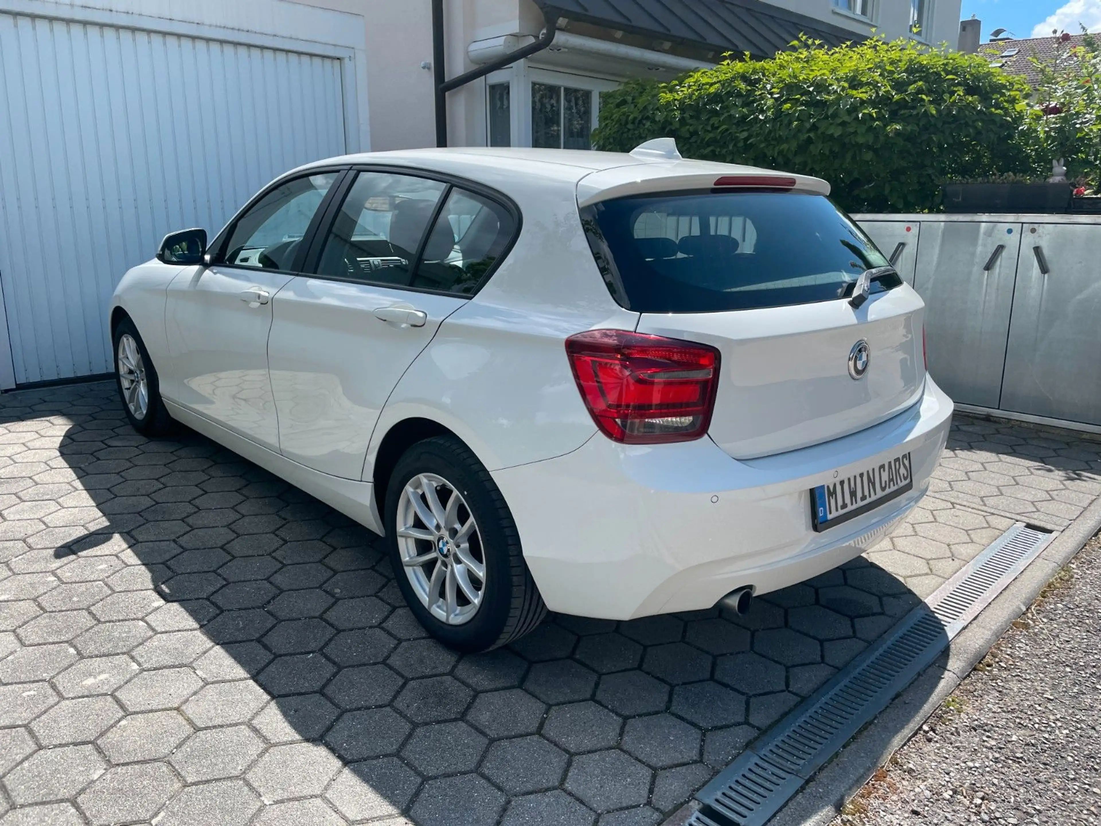 BMW 118 d Xenon Schiebedach — photo 4