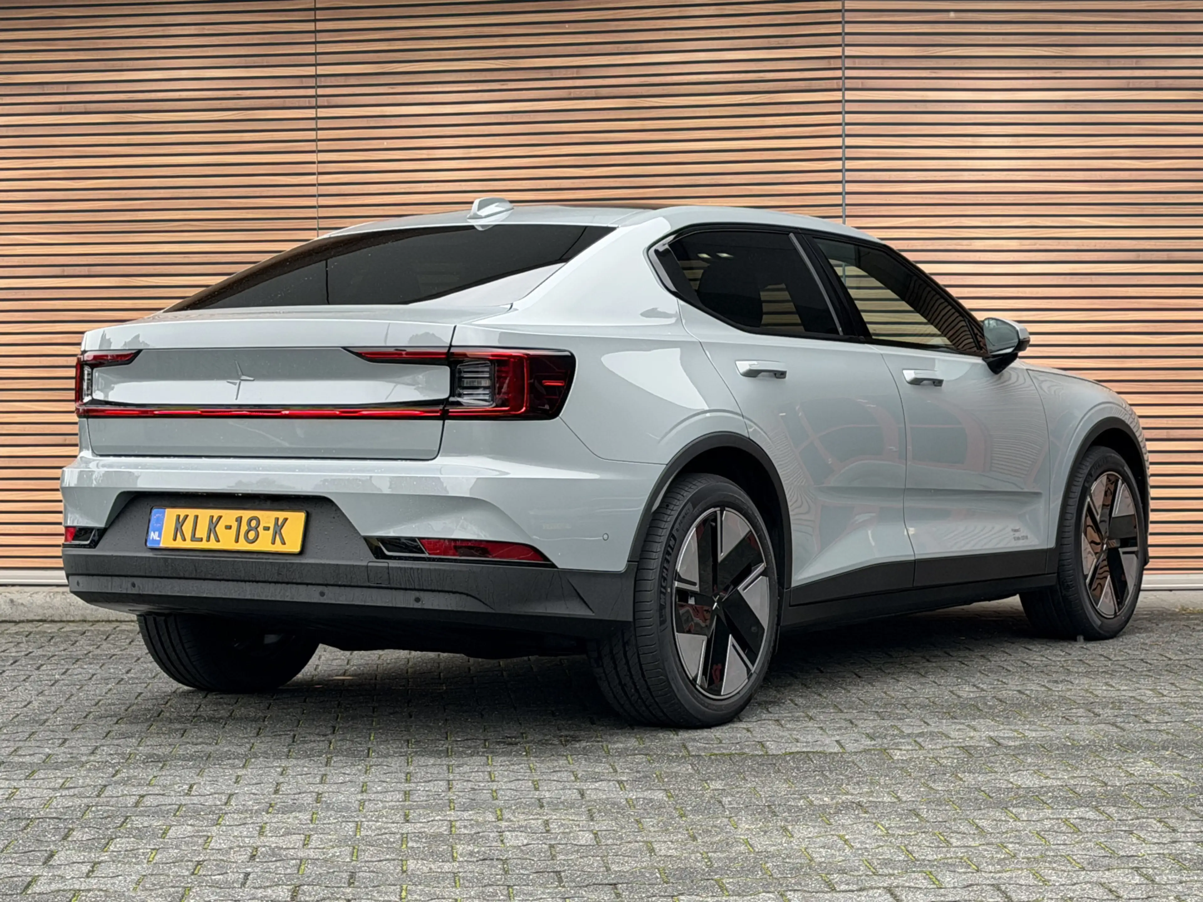 Polestar 2 Long Range Single Motor Prime 82 kWh — photo 3