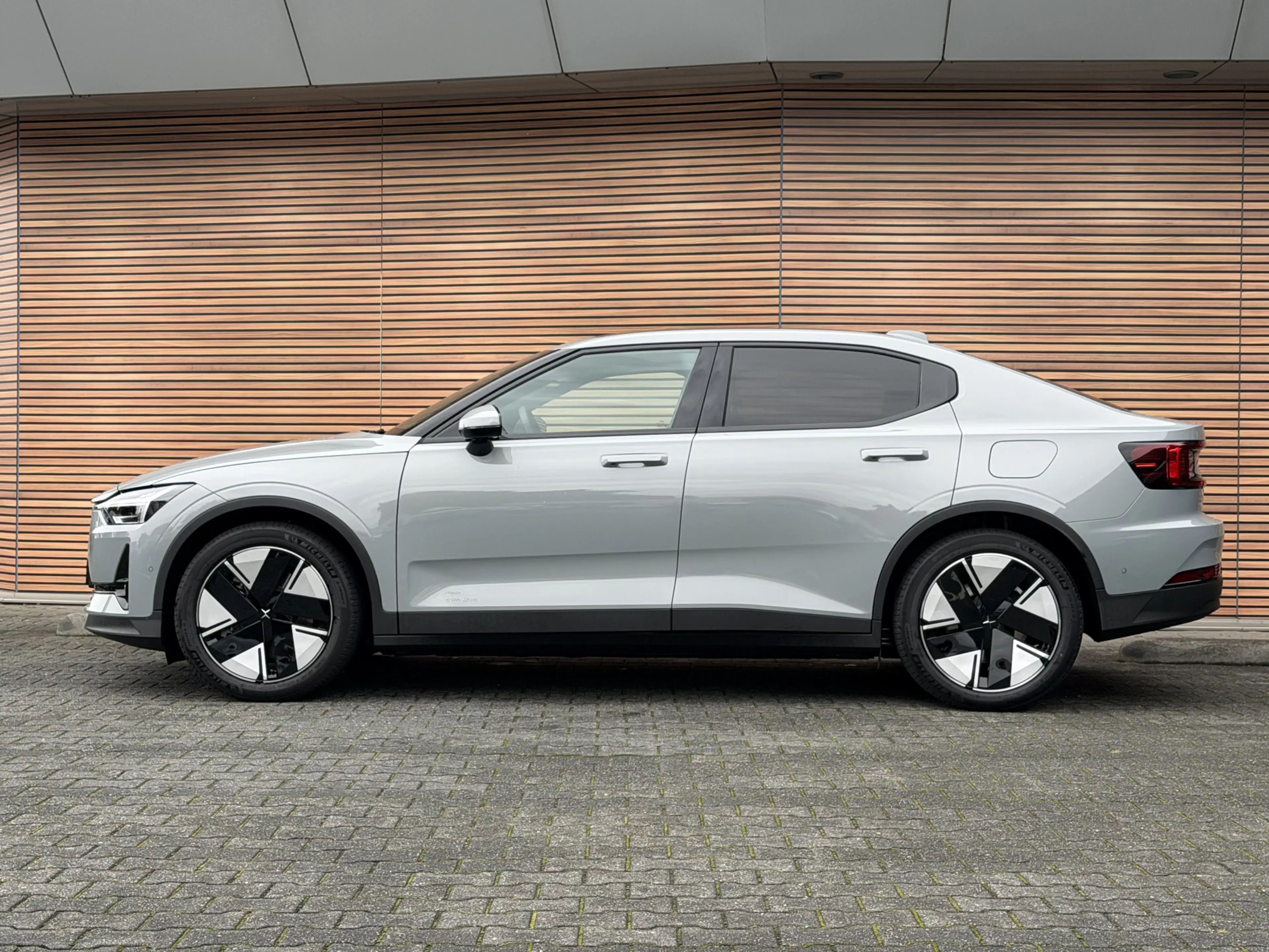Polestar 2 Long Range Single Motor Prime 82 kWh — photo 6