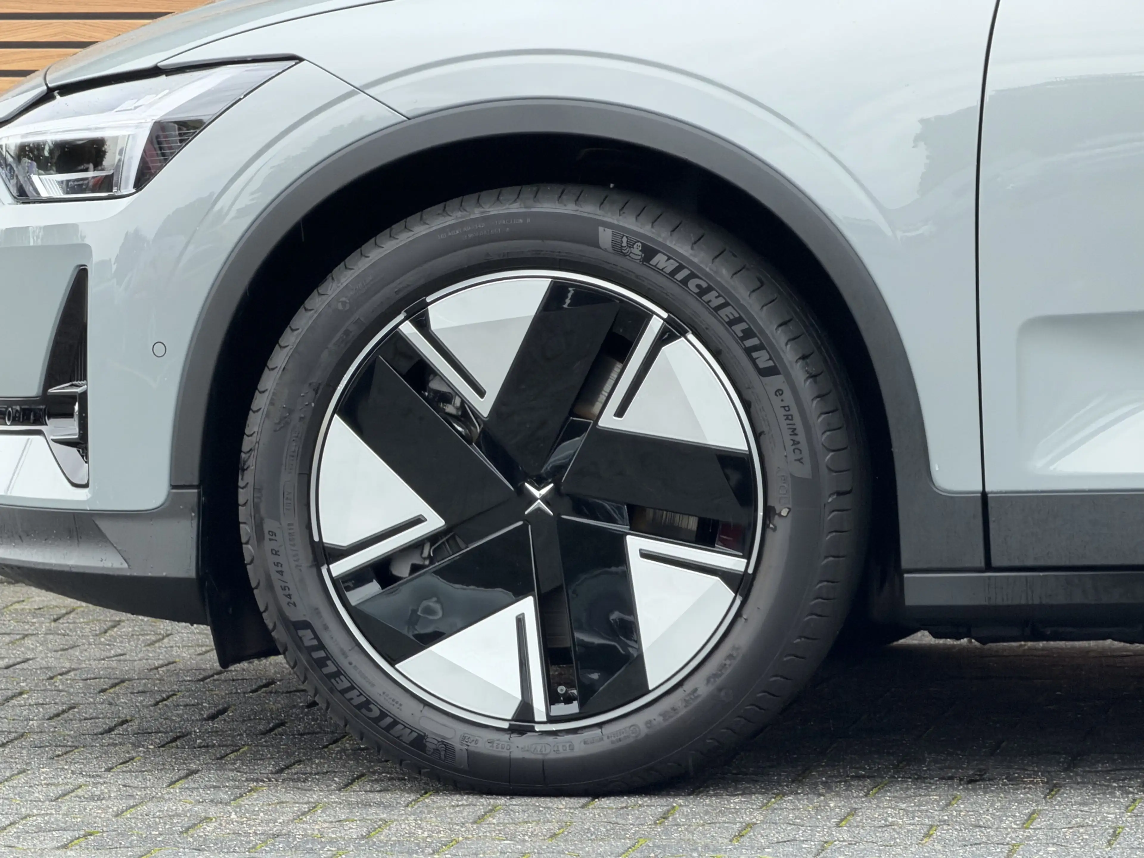 Polestar 2 Long Range Single Motor Prime 82 kWh — photo 14