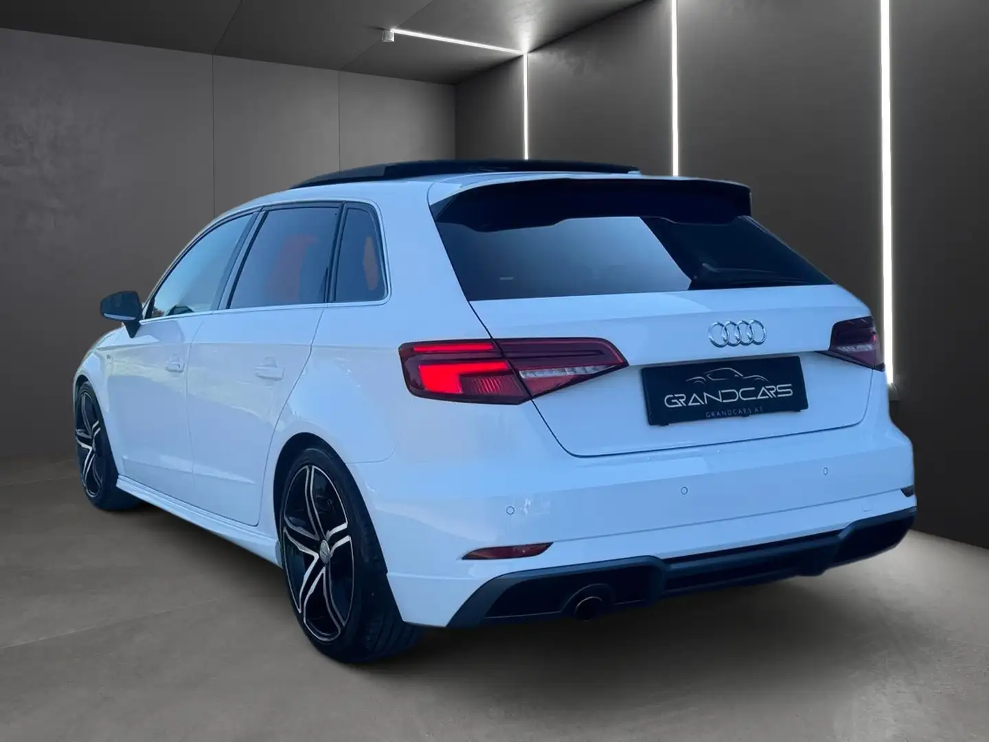 Audi A3 SB 1,0 TFSI intense Weiß - 2