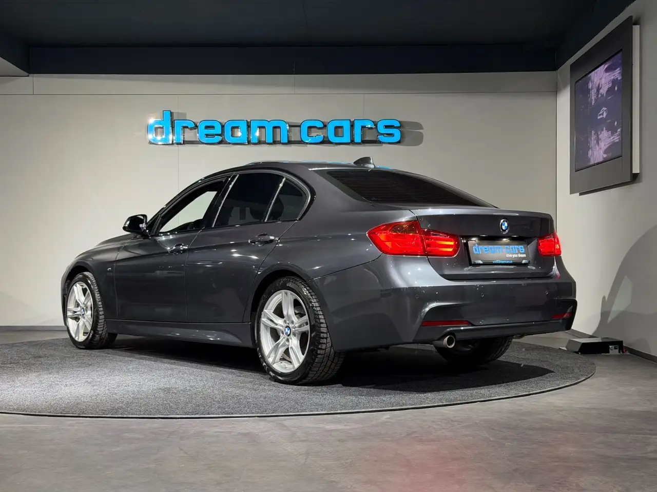 BMW 320 xd Aut.*HEAD-UP-DISPLAY*ABSTANDSTEMPOMAT*M-SPORT* Bild 3