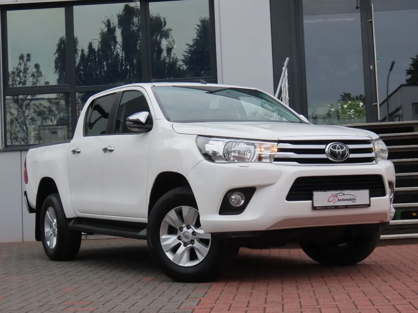 Toyota Hilux 2.4 D-4D-F Double Cab 4x4 Euro 6 Blanc - 1