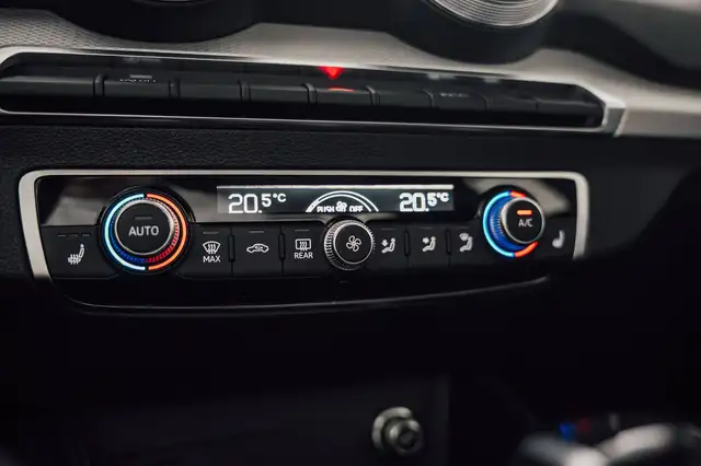 Audi Q2 view 22