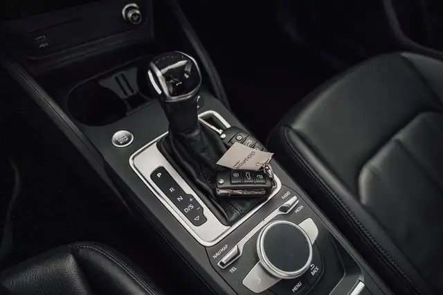Audi Q2 view 24