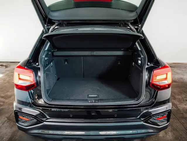 Audi Q2 view 7