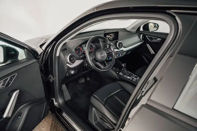 Audi Q2 view 12