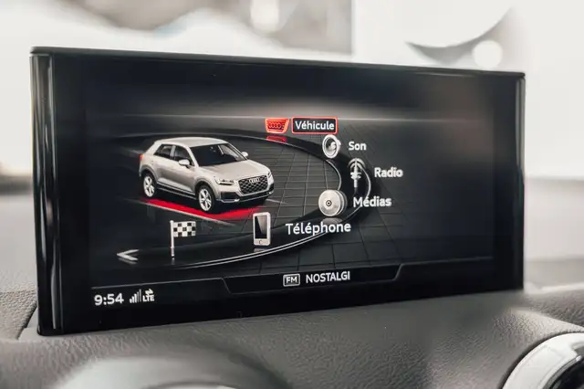 Audi Q2 view 18