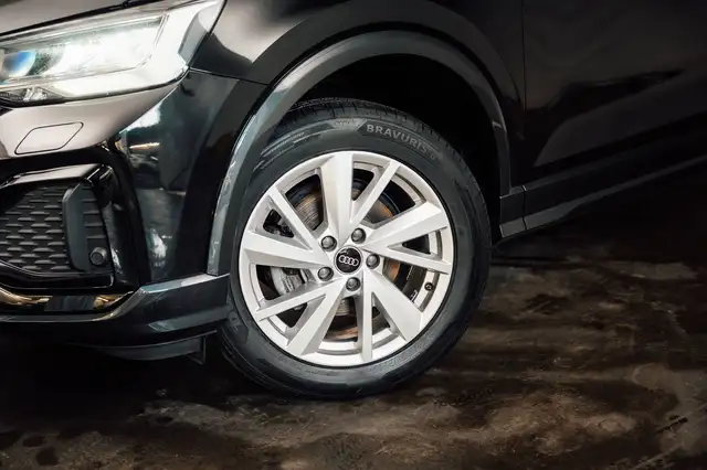 Audi Q2 view 6