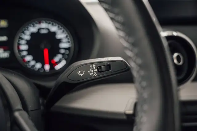 Audi Q2 view 28