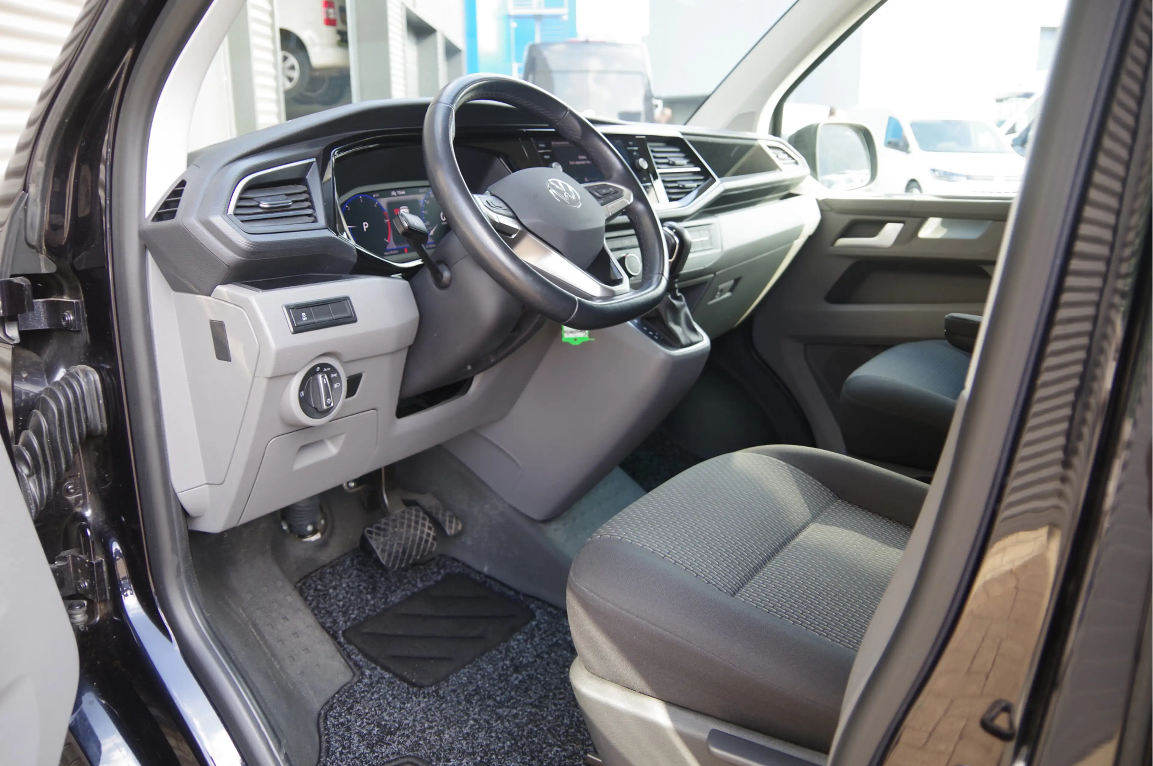 Volkswagen T6.1 Transporter 2.0 TDI 150PK AUT. LED, DIGITAL COCKPIT, TREKHAAK, — photo 5