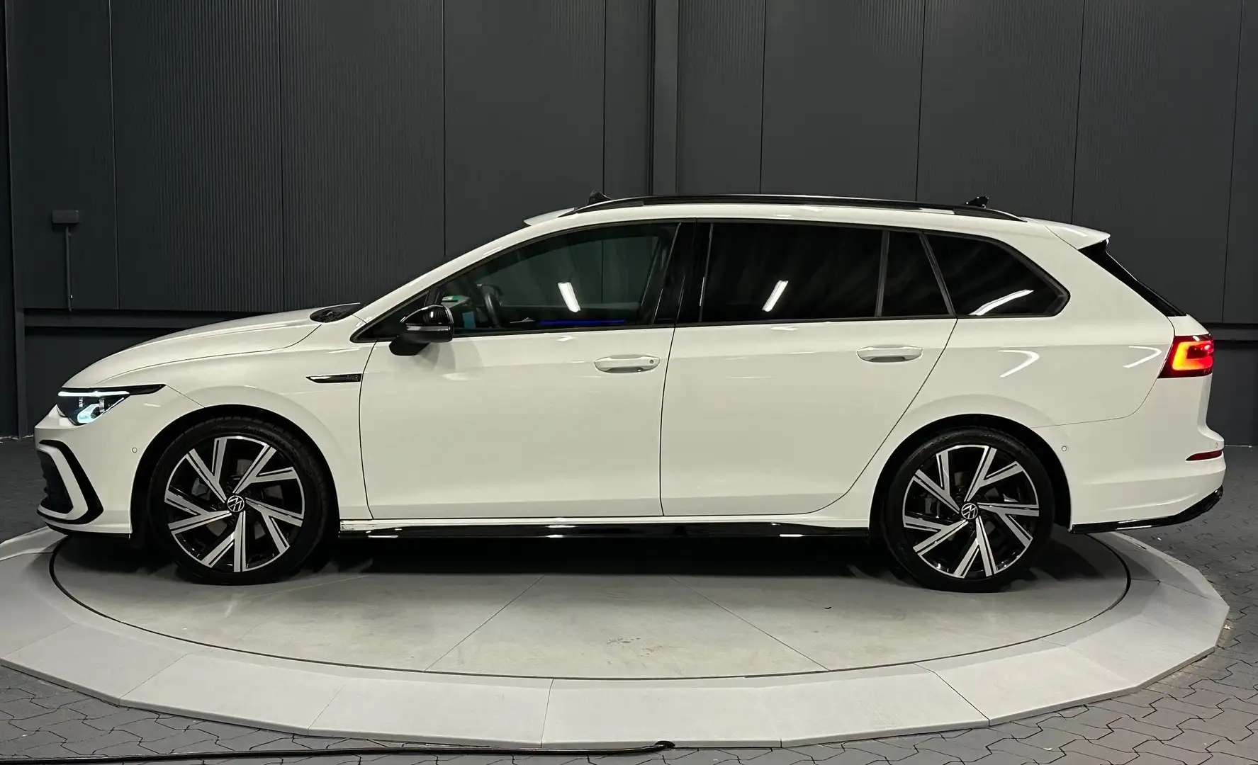 Volkswagen Golf Variant R-Line/Black Style *PANORAMA*HIFI*KAMERA*EasyOpen* Blanc - 2