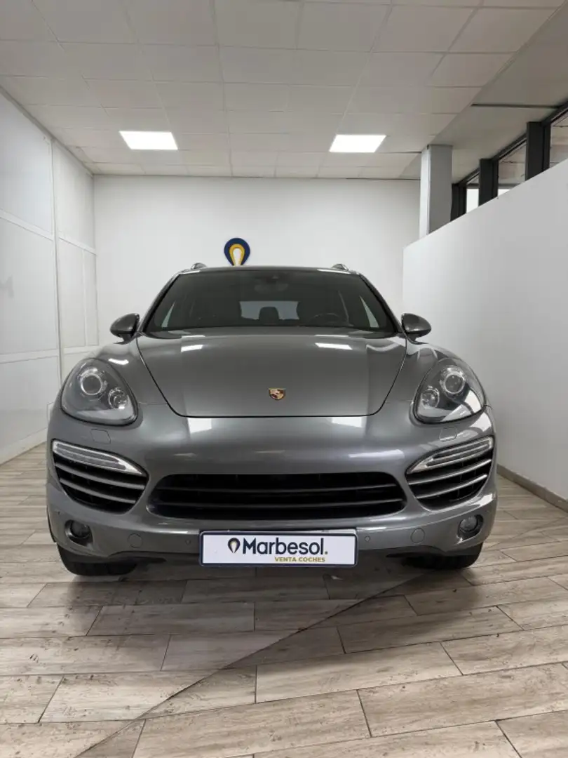 Porsche Cayenne Diesel 245 Aut. Gris - 2