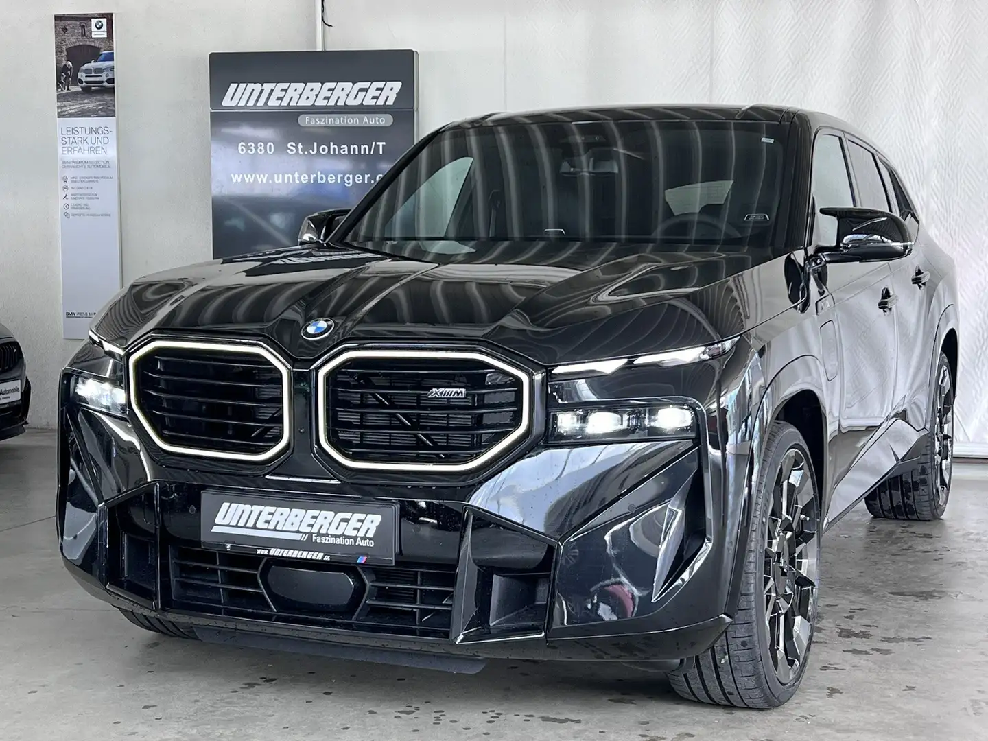 BMW XM 50e AHK verfügbar ab: 05/25 Černá - 1