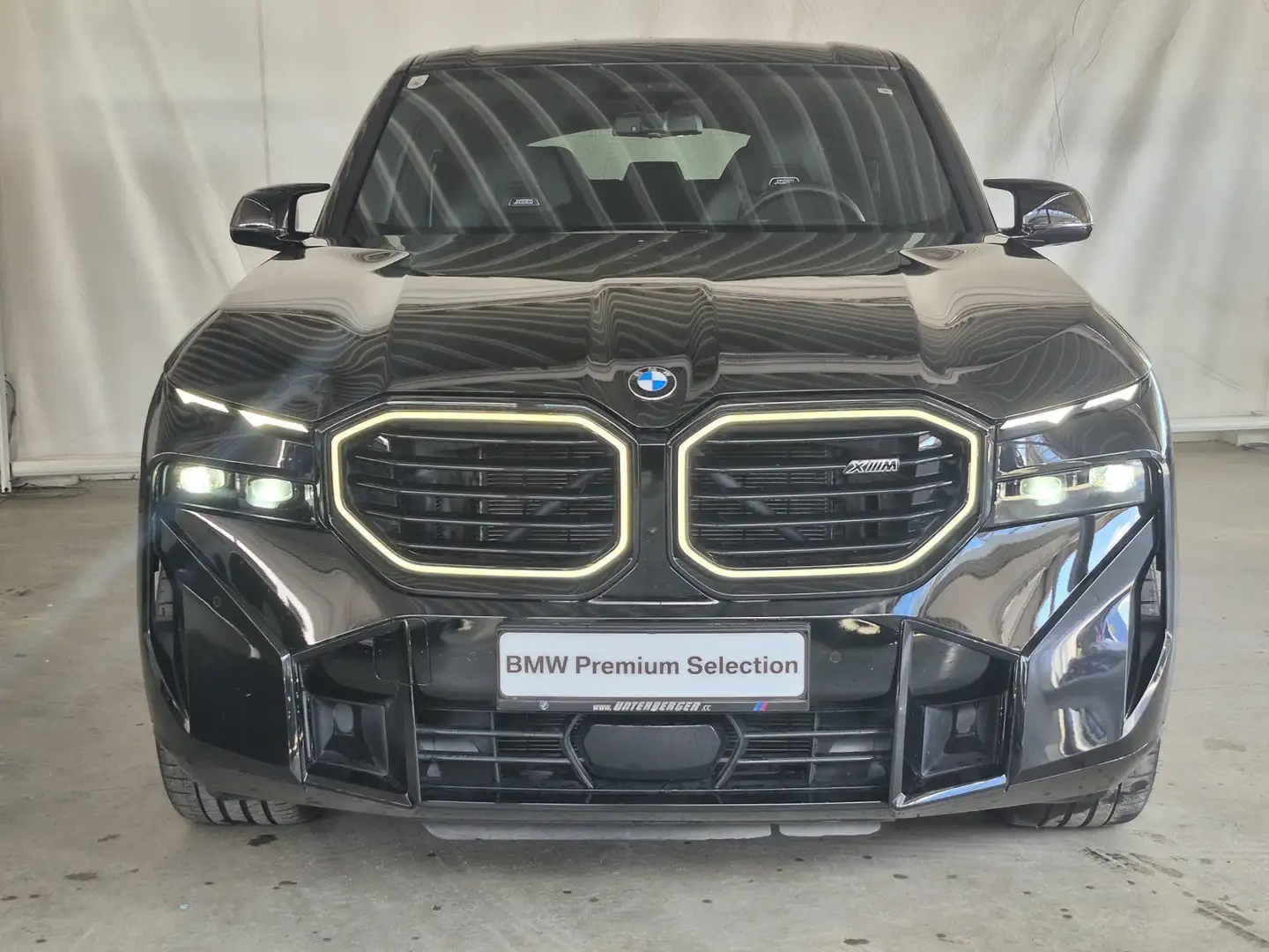 BMW XM 50e AHK Schwarz - 2