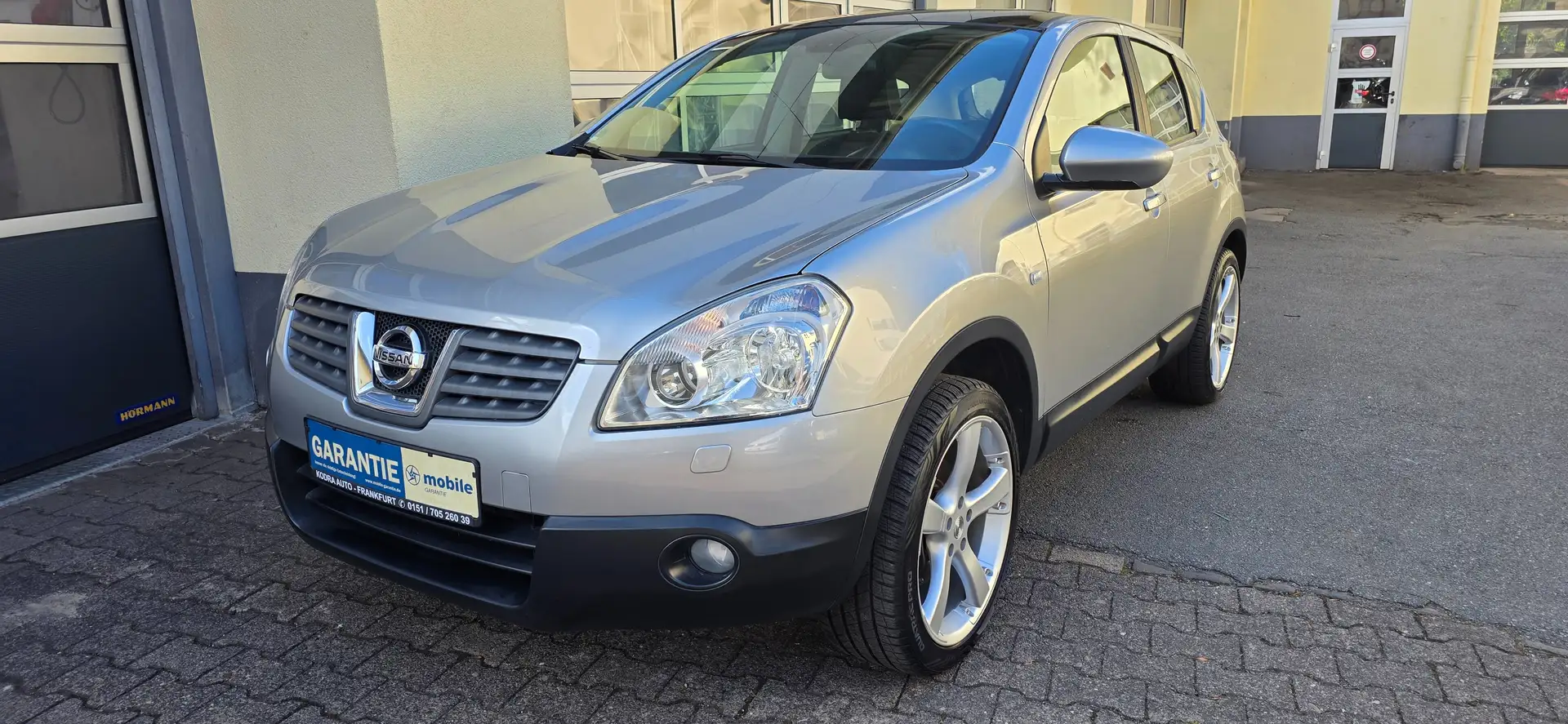Nissan Qashqai Tekna 4X4*Top Zustand*Leder*Xenon*Pano Grau - 2