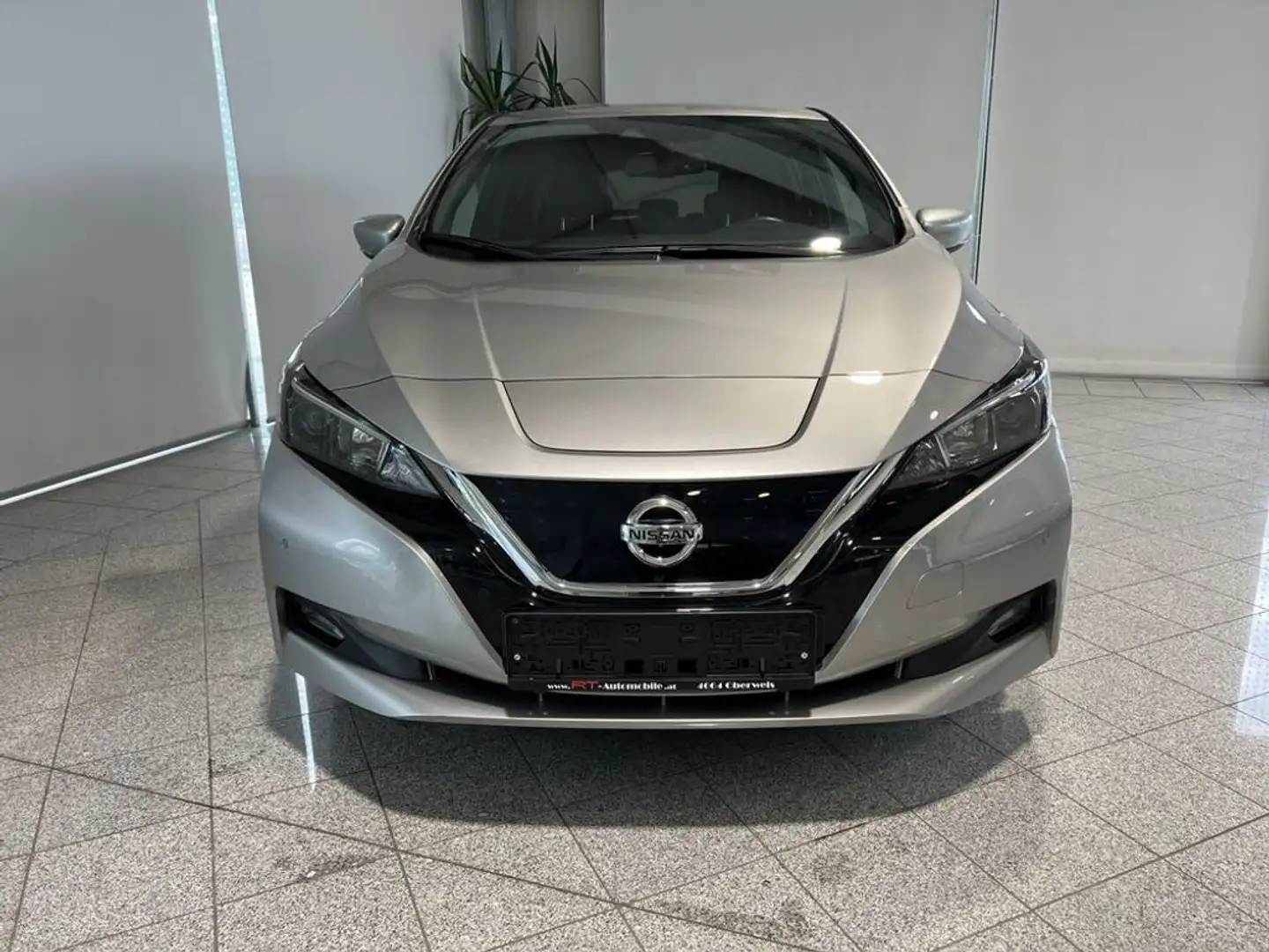Nissan Leaf N-Connecta 40 kWh Grau - 2