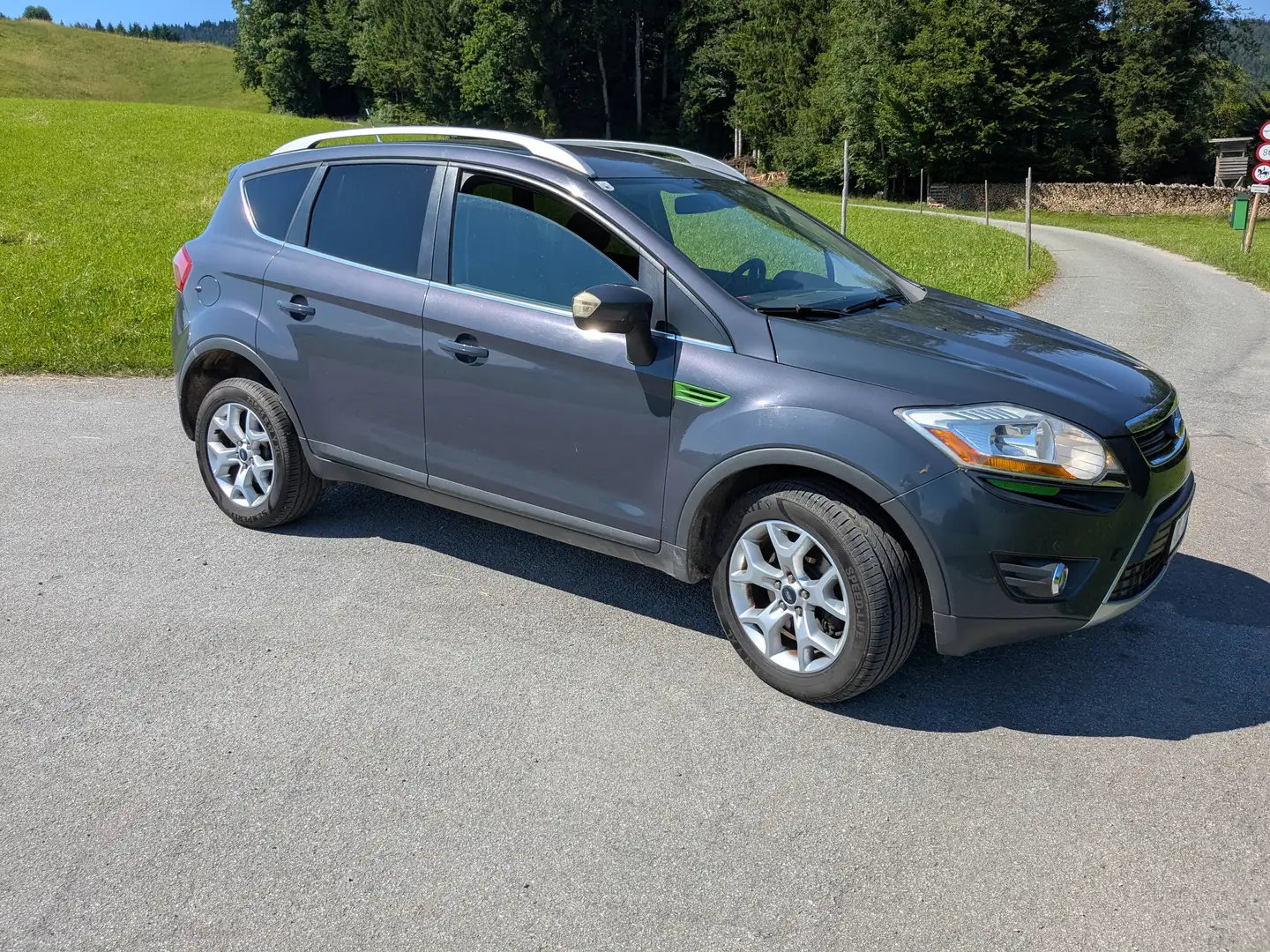 Ford Kuga Kuga 2,0 Trend 4x4 TDCI DPF Trend Grau - 2