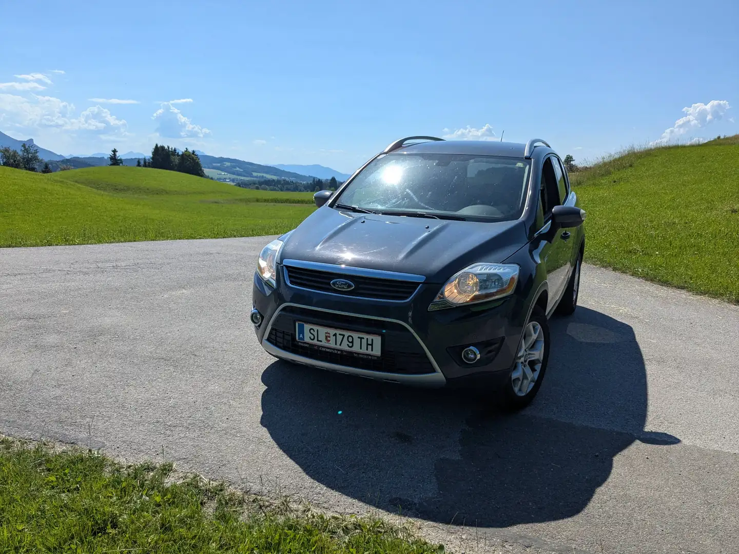 Ford Kuga Kuga 2,0 Trend 4x4 TDCI DPF Trend Grau - 1