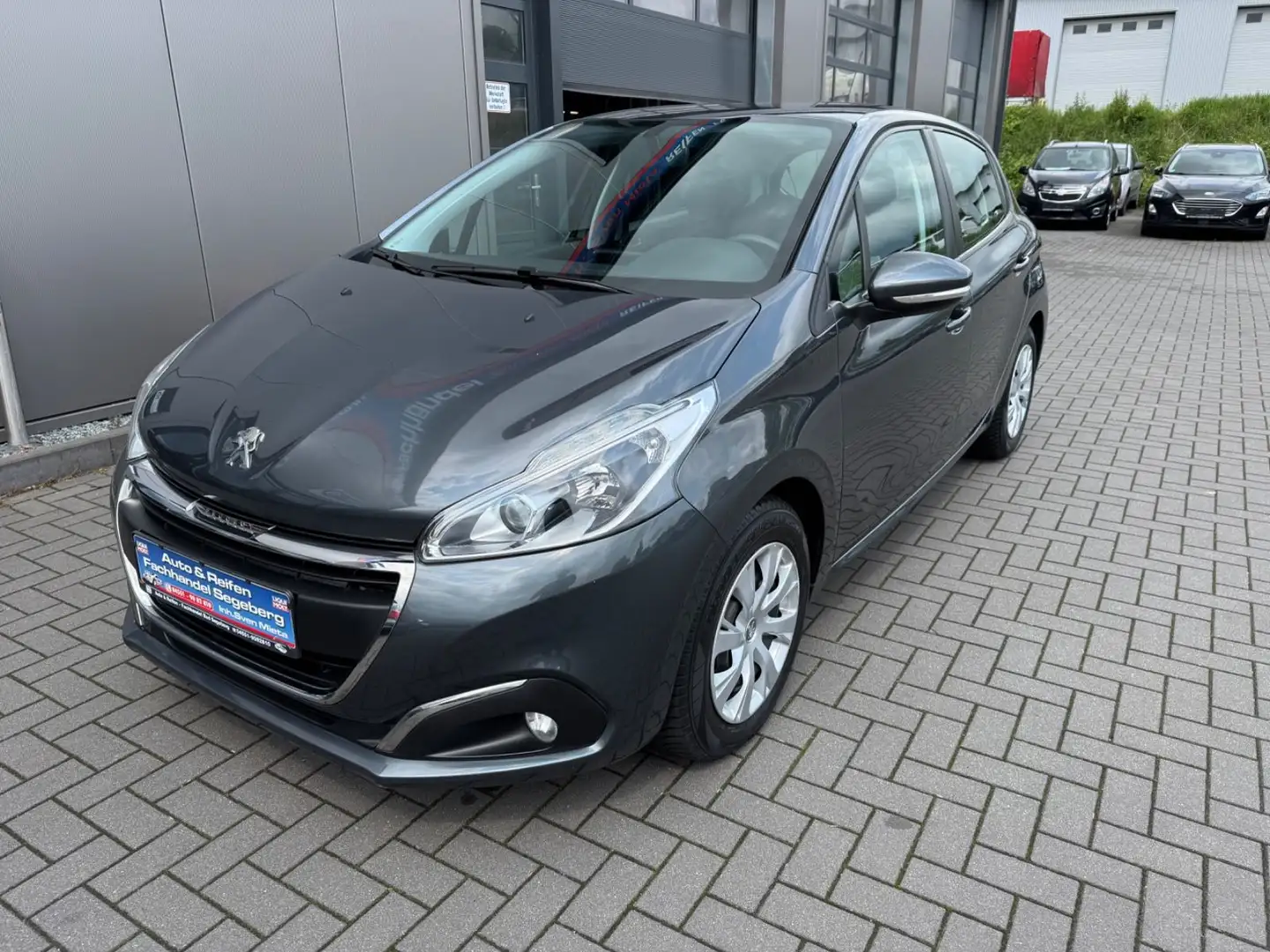 Peugeot 208 1.0 Active*KLIMA*5TRG* Сірий - 1
