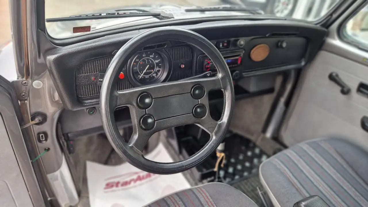 Volkswagen Maggiolino 1.2 Giubileo 50° Anniversario, foto 6