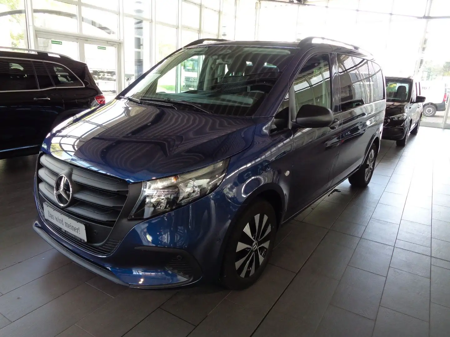 Mercedes-Benz Vito Tourer 114 CDI NAVI,KAMERA,TW,NP:74.383,- Blau - 1