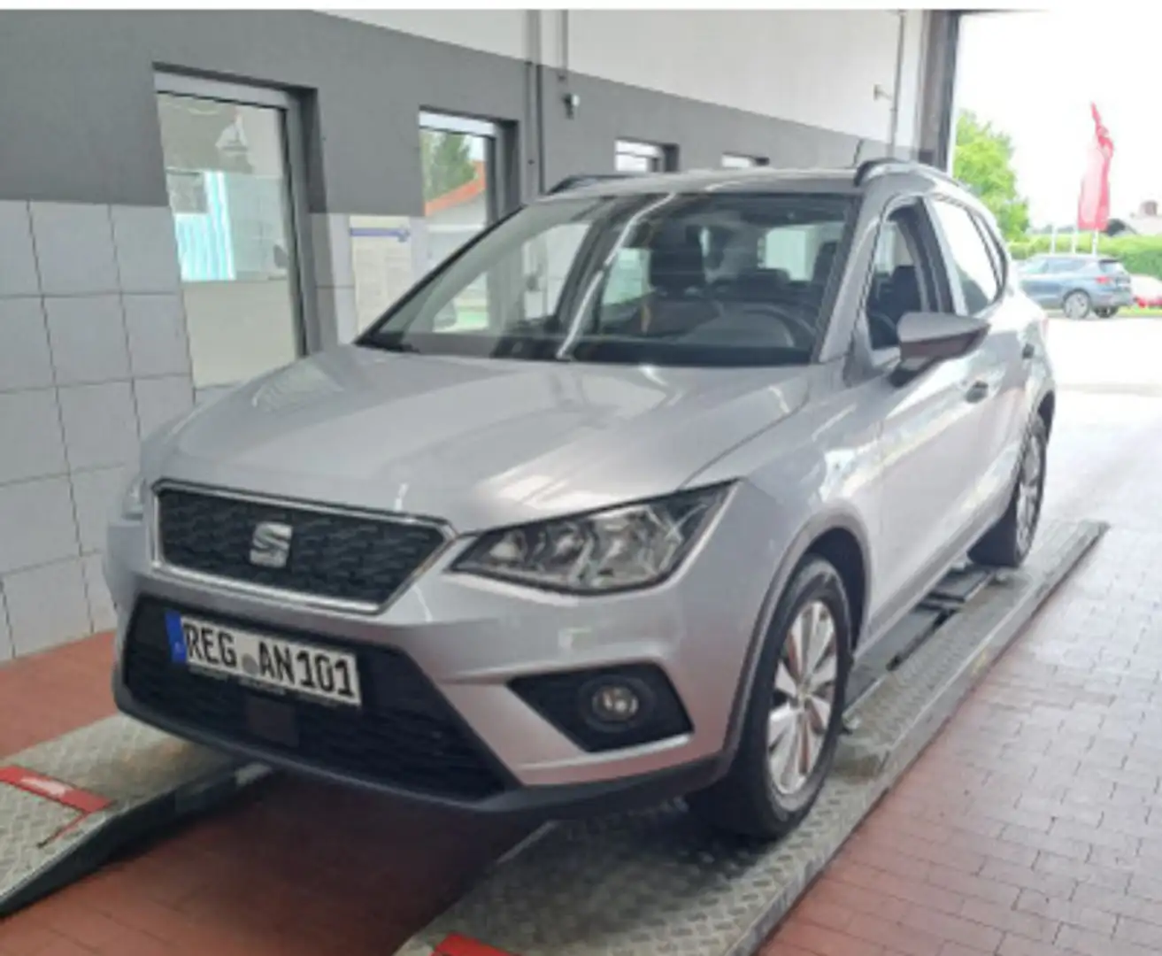 SEAT Arona 1.0 TSI Style | NAVI | EINPARKHILFE | Silber - 2