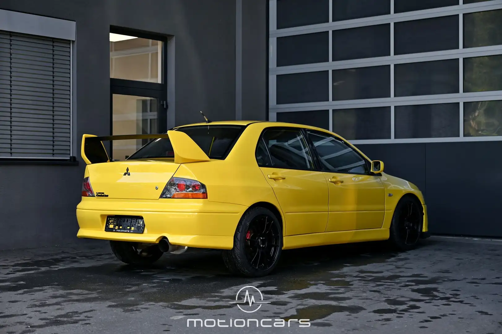 Mitsubishi Lancer Evo VIII EXP € 40.480,- Yellow - 2