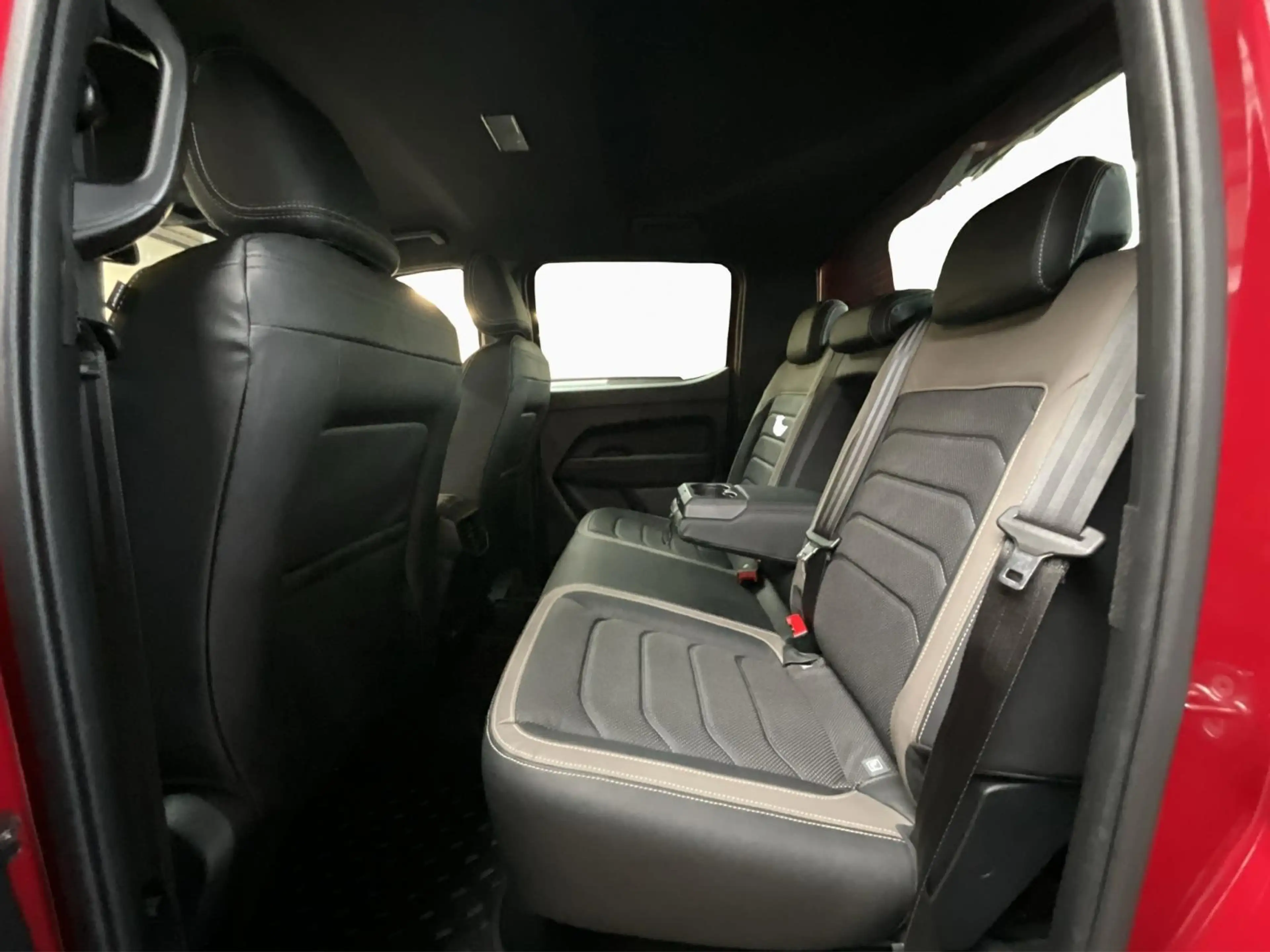 Volkswagen Amarok DC-Aventura+Aut10+4Motion+Ahk+Bloc-diff-AR+StandH. — photo 15
