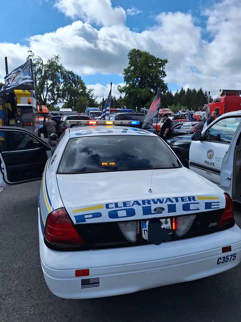 Ford Crown Victoria Police Car Weiß - 1