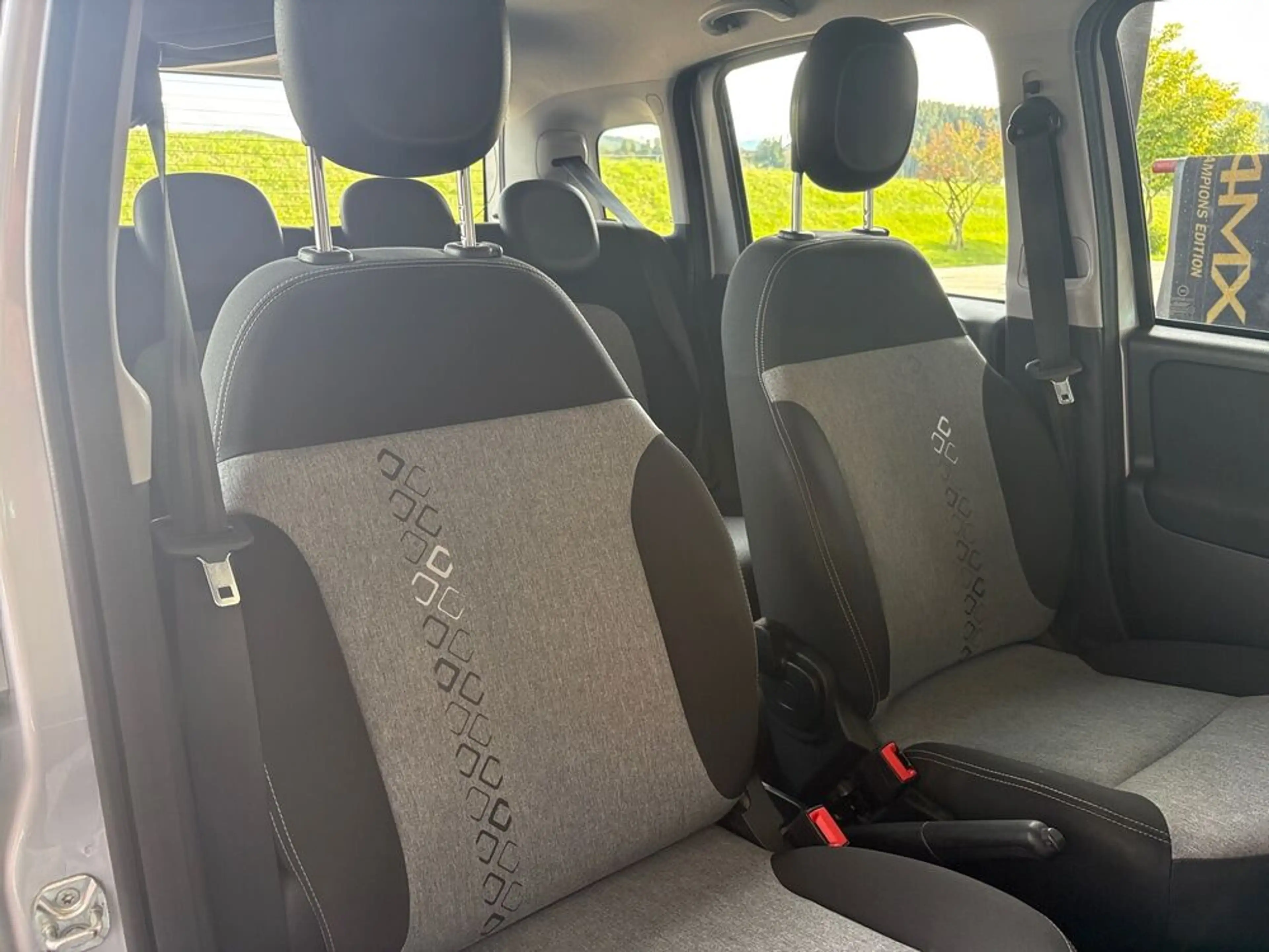 Fiat Panda 1,2 Fire 70 Lounge — photo 15