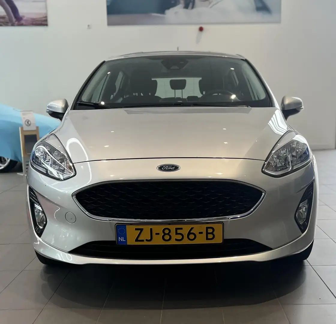 Ford Fiesta 1.1 Trend | Navi | Cruise Ctrl | Apple Carplay | A Grijs - 2