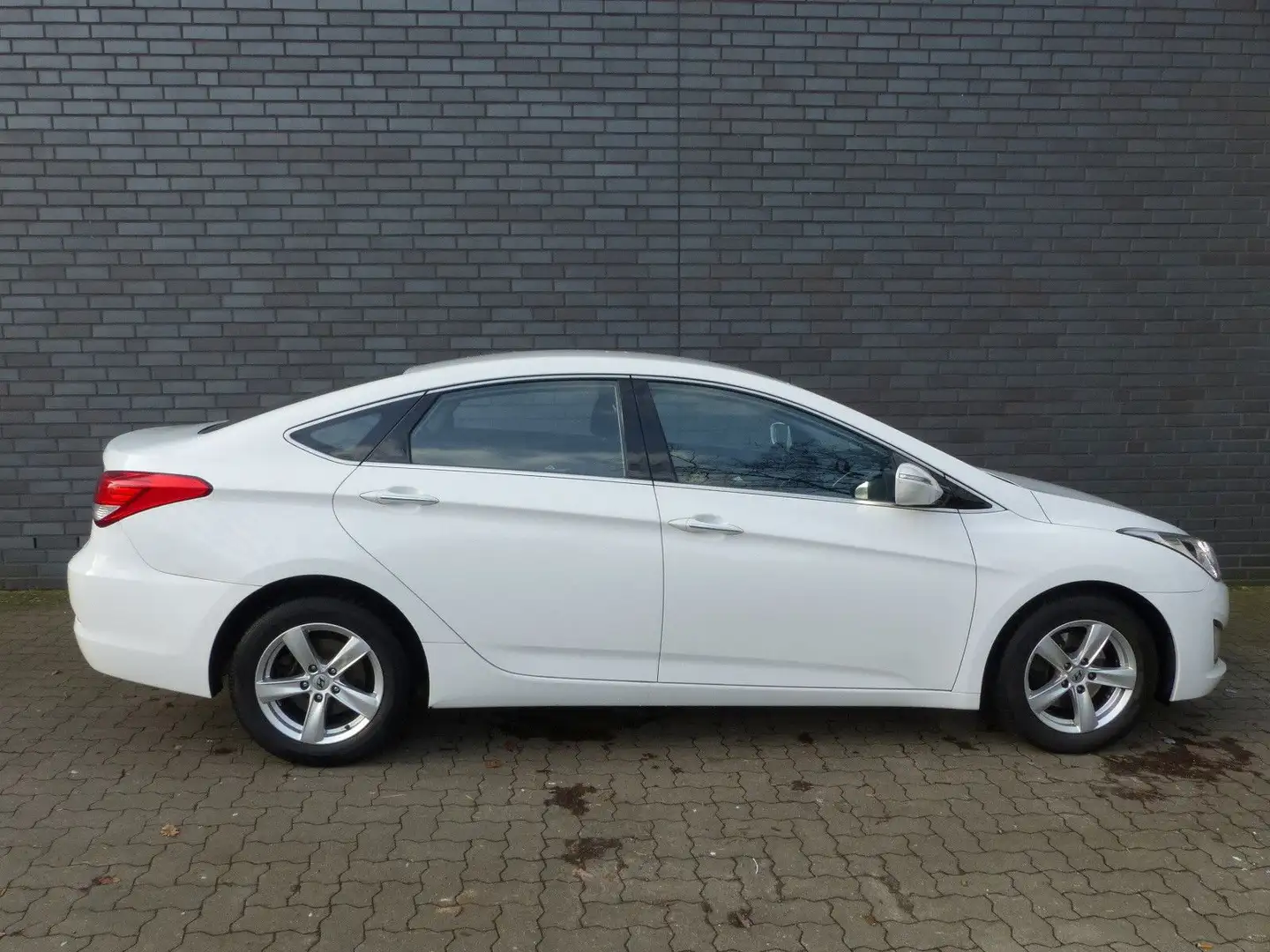 Hyundai i40 Style Automatik/PDC/Bluetooth/2.Hd Weiß - 1
