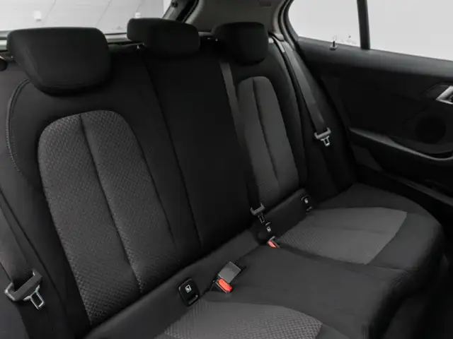 BMW 1 Series view 27