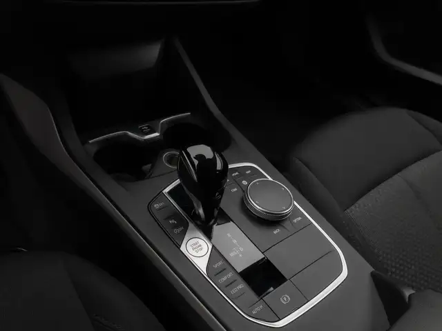 BMW 1 Series view 22