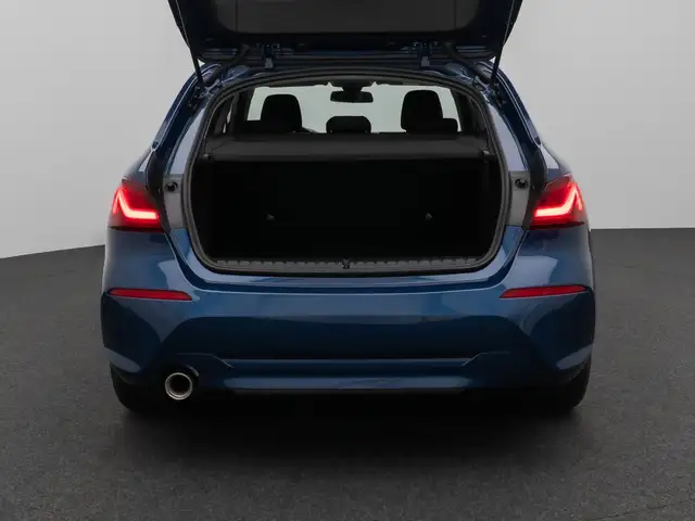 BMW 1 Series view 13