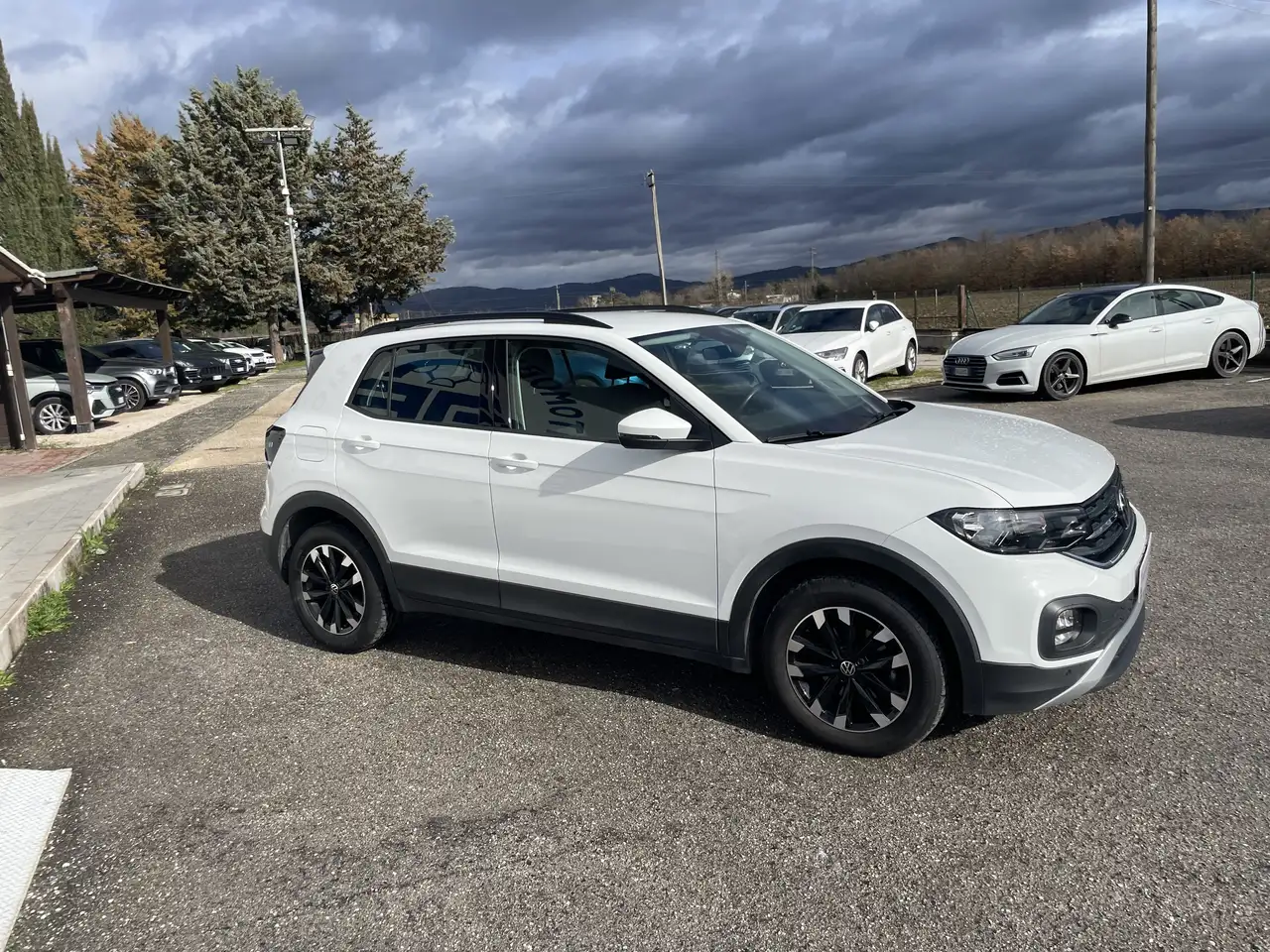 Volkswagen T-Cross usata in vendita
