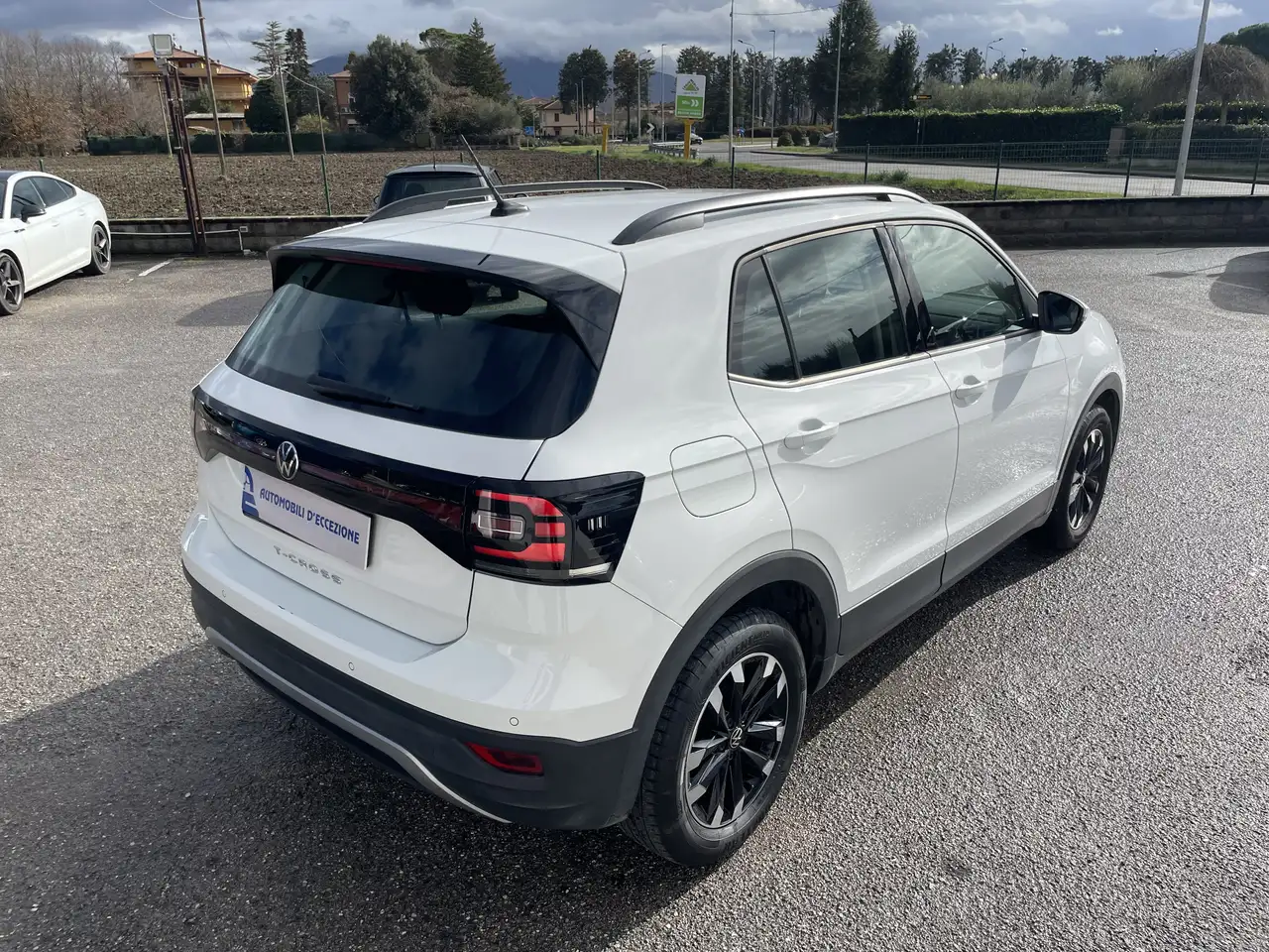 Volkswagen T-Cross usata in vendita