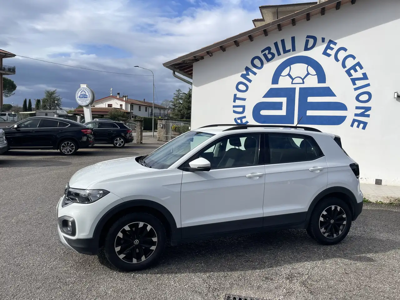 Volkswagen T-Cross usata in vendita