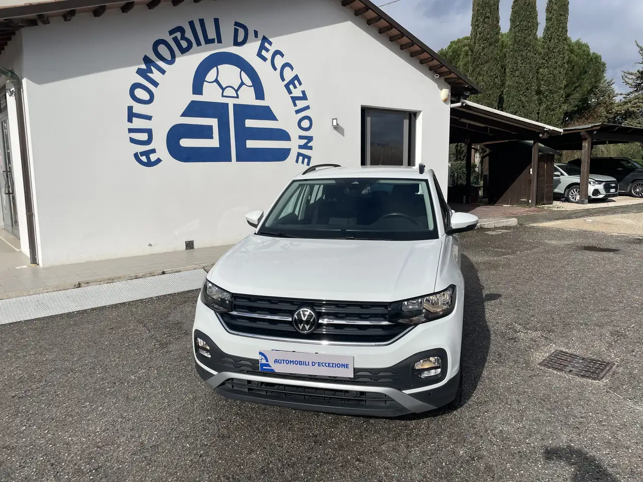 Volkswagen T-Cross usata in vendita